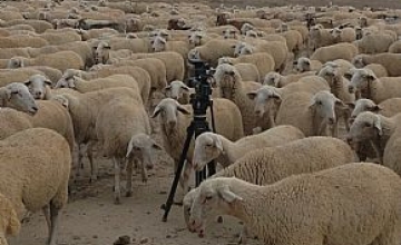 Jorge Tur busca en el desierto de las Bardenas las huellas del bandido Sanchicorrota