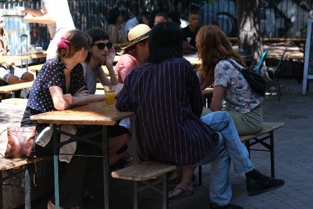 Mesas redondas: Talentos emergentes y festivales